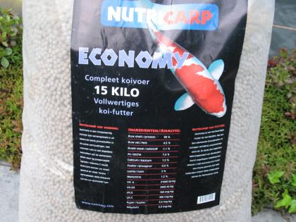 Koi Futter 3-4 verschiedene Sorten, 3 verschiedene Grössen Preis ab 3 EUR VB