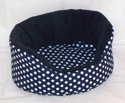 Kuschelbettchen plus 1 Kissen, dunkelblau mit weissen Punkten