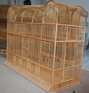 Prachtvoller Vogelkäfig aus Holz - Einzigartig