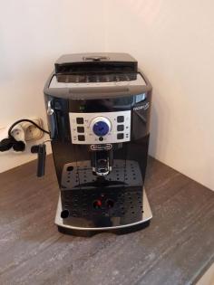 NEU - DeLonghi Magnifica S ECAM 22. 110. B Kaffeevollautomat mit Milchaufschäum