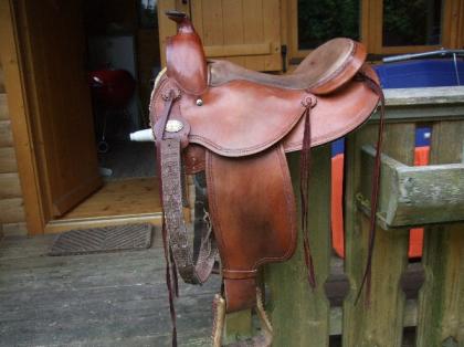 Gebrauchter, gut erhaltener Deuber und Partner Westernsattel 1031