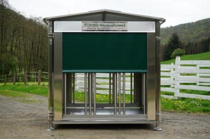 Heuautomat - zeitgesteuerte Heuraufe Rundballen Pferd - Turbo Heuautomat - Solar