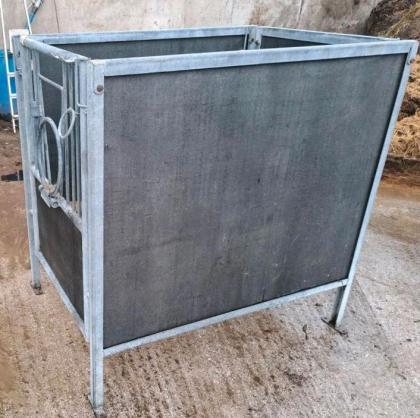 Kälberbox Kälber Schafe Ziegen