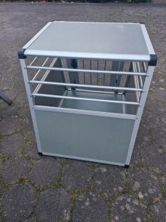 Hundebox aus leichtem Alu