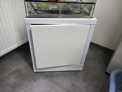 Terrarium mit Unterschrank auf Rollen, touchclose und Zubehör