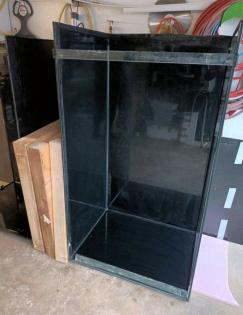 Aquarium 310x90x70 mit passendem Holzuntergestell ideal für Rochen