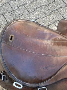 Stab. antiker gegerbter handgen. Pferdesattel von 1936