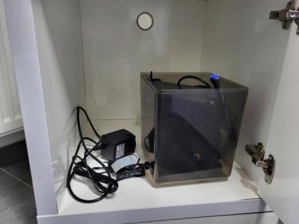 Terrarium mit Unterschrank auf Rollen, touchclose und Zubehör