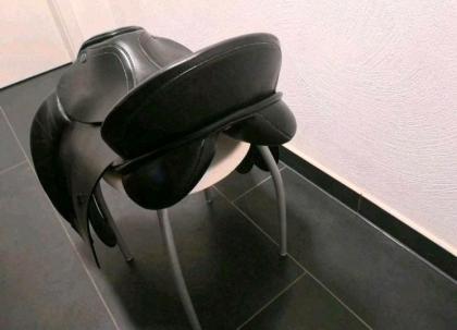 Pferdesattel VSD Reit-Sattel schwarz von Nicalex / Hackenbroch -