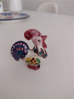 Handbemalte Keramikfiguren Hahn und Pfau