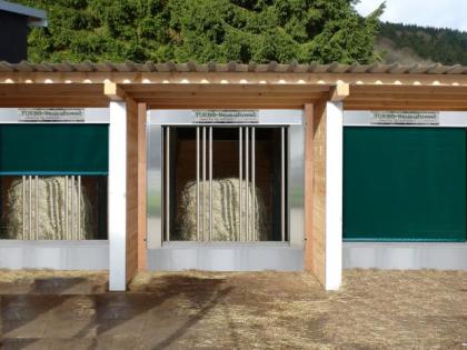 Heuautomat - zeitgesteuerte Heuraufe Rundballen Pferd - Turbo Heuautomat - Solar