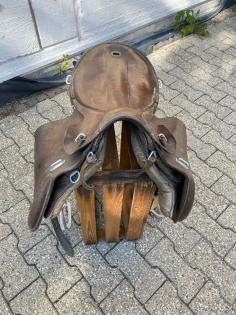 Stab. antiker gegerbter handgen. Pferdesattel von 1936