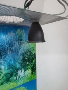 Terrarium mit Unterschrank auf Rollen, touchclose und Zubehör