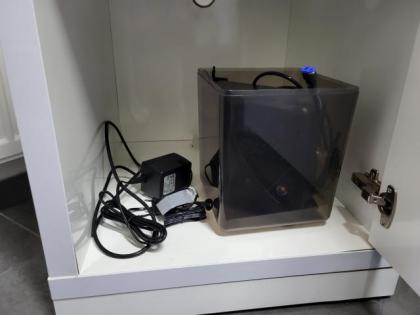 Terrarium mit Unterschrank auf Rollen, touchclose und Zubehör