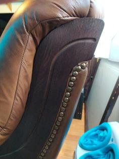 2tlg. Couchgarnitur mit Pferdeschnitzerei