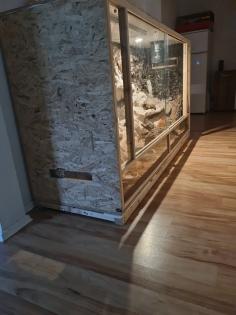 Großes Holzterrarium