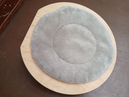 Wand-Schlafplatz für Katzen mit Kuscheldecke