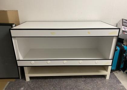 Kunststoffterrarien mit Glasfront neu
