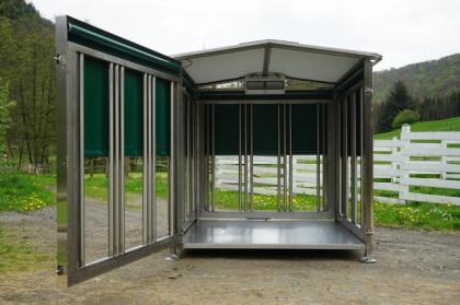 Heuautomat - zeitgesteuerte Heuraufe Rundballen Pferd - Turbo Heuautomat - Solar