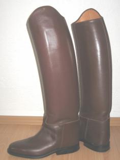 Braune Lederreitstiefel der Marke Petrie zu verkaufen