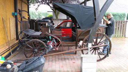 Antike Kutsche Jagdwagen historische Kutsche Pferdekutsche