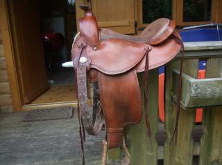 Gebrauchter, gut erhaltener Deuber und Partner Westernsattel 1031