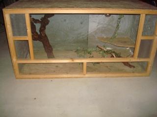 Holzterrarium 120x60x60 zu verkaufen