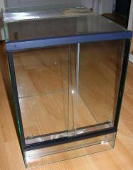 Biete 3 Terrarien