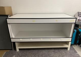 Kunststoffterrarien mit Glasfront neu